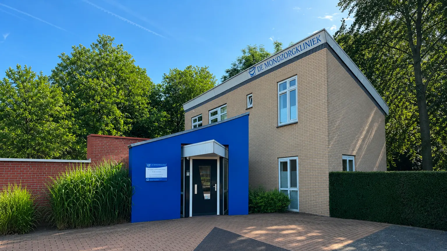 Pand van De Mondzorgkliniek in Bunschoten